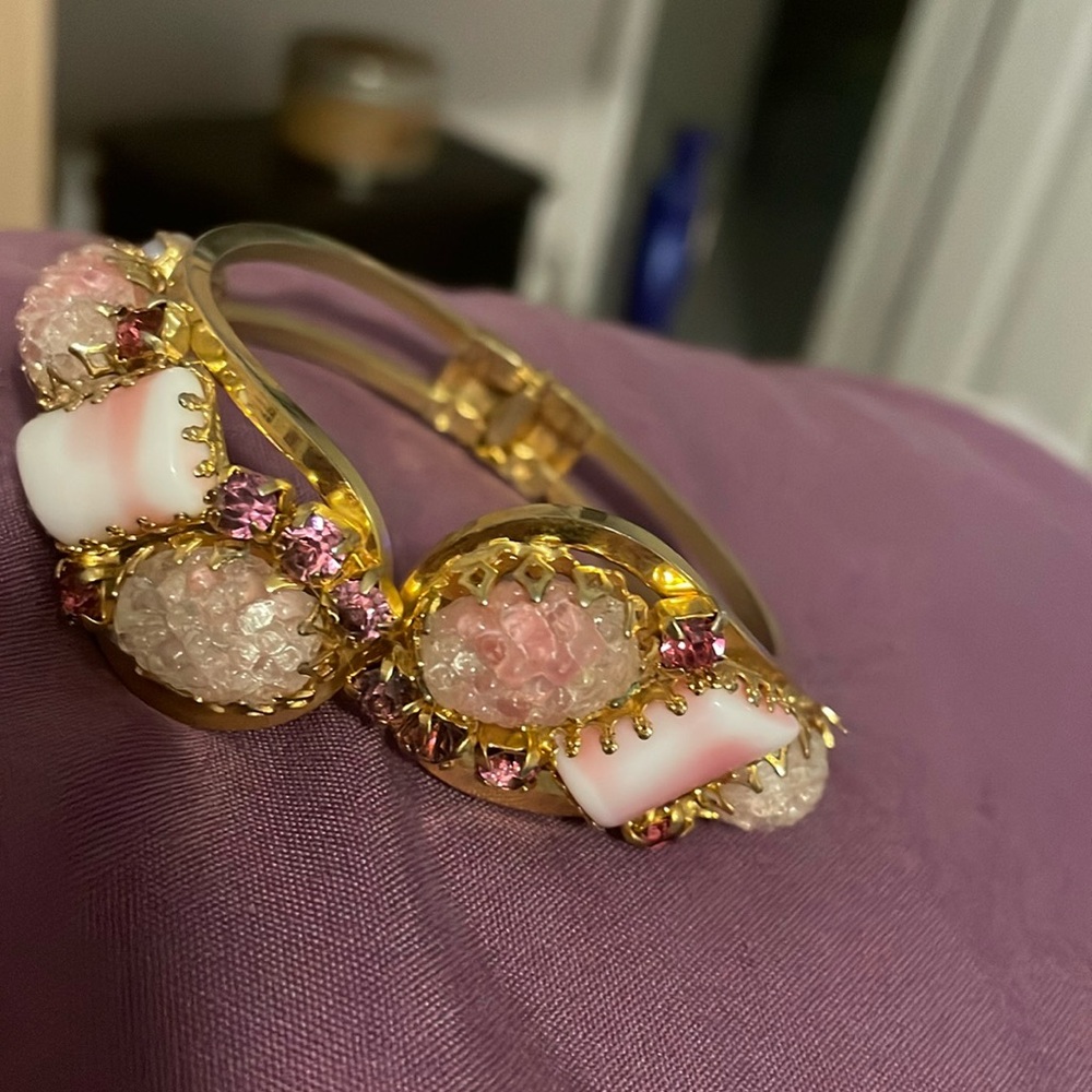 Vintage D E Juliana clamper bracelet stones are beautiful